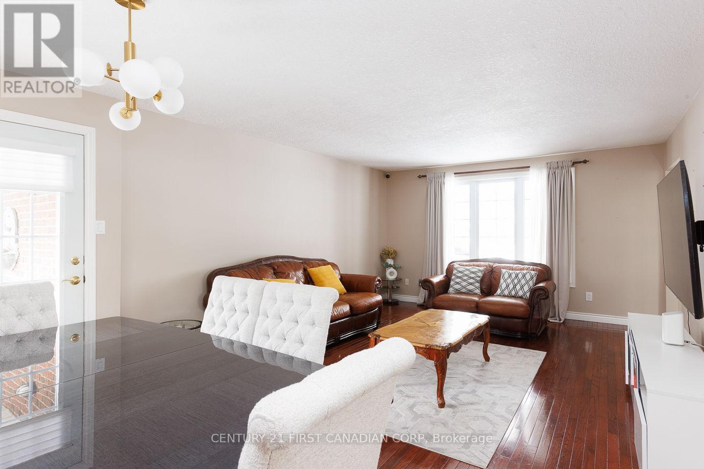 118 Rosamond Crescent, London South (South X), ON - Indoor Photo Showing Living Room