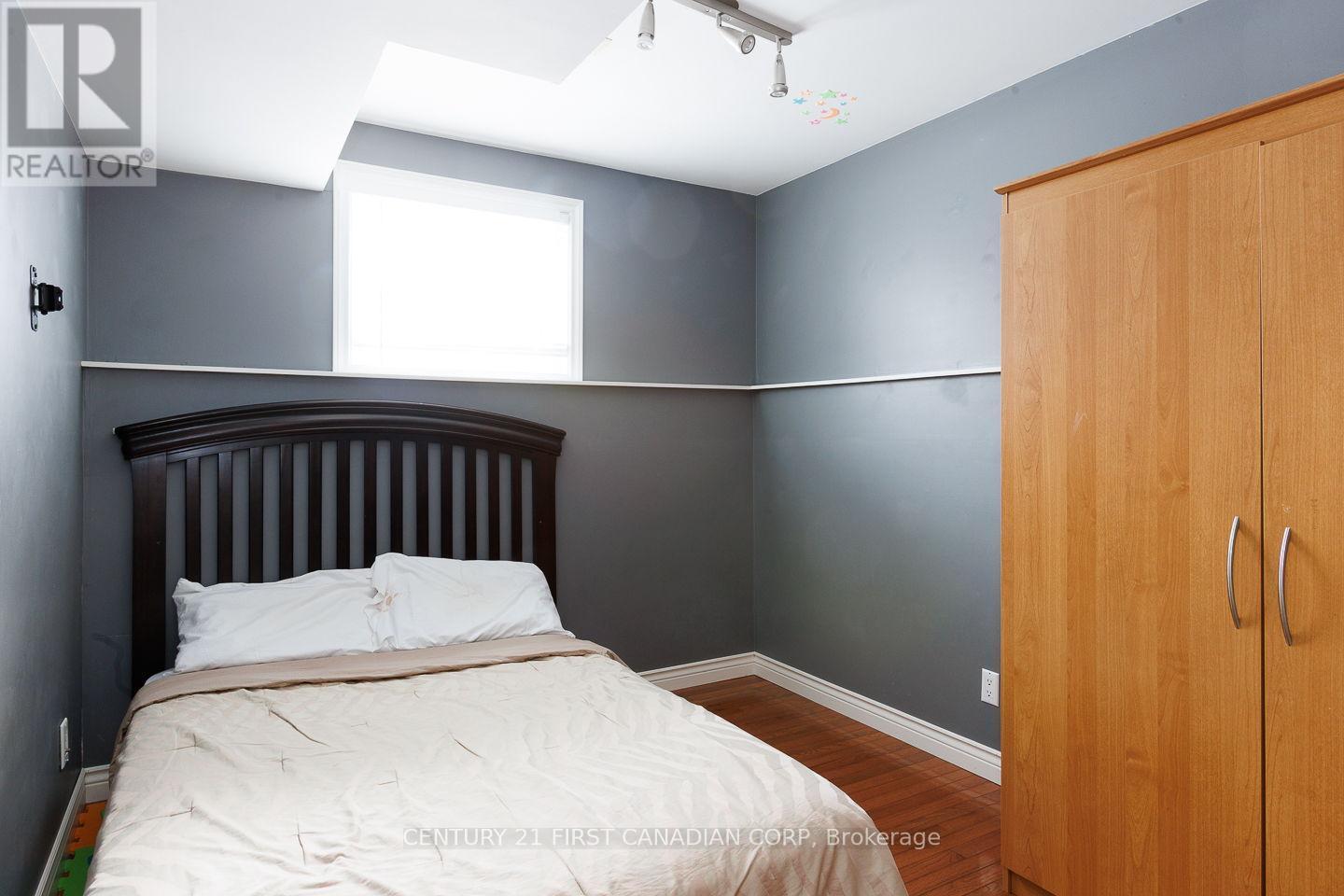 118 Rosamond Crescent, London South (South X), ON - Indoor Photo Showing Bedroom