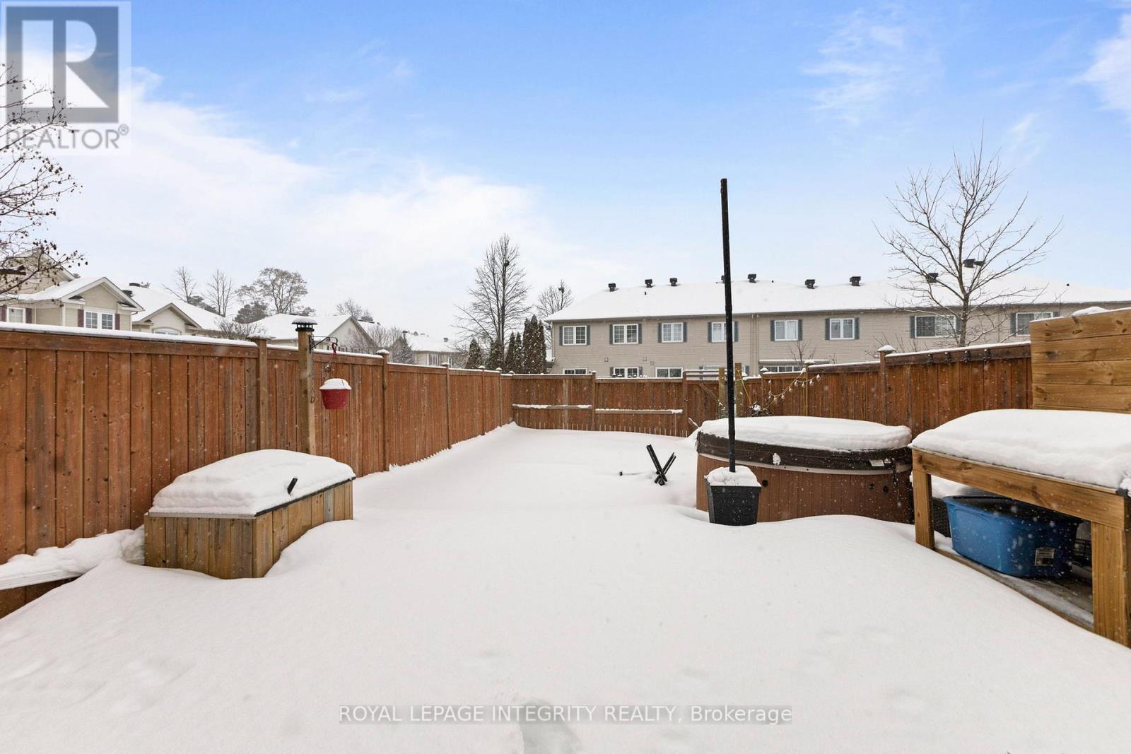 Backyard - 30 Goldthorpe Private, Ottawa, ON - Outdoor