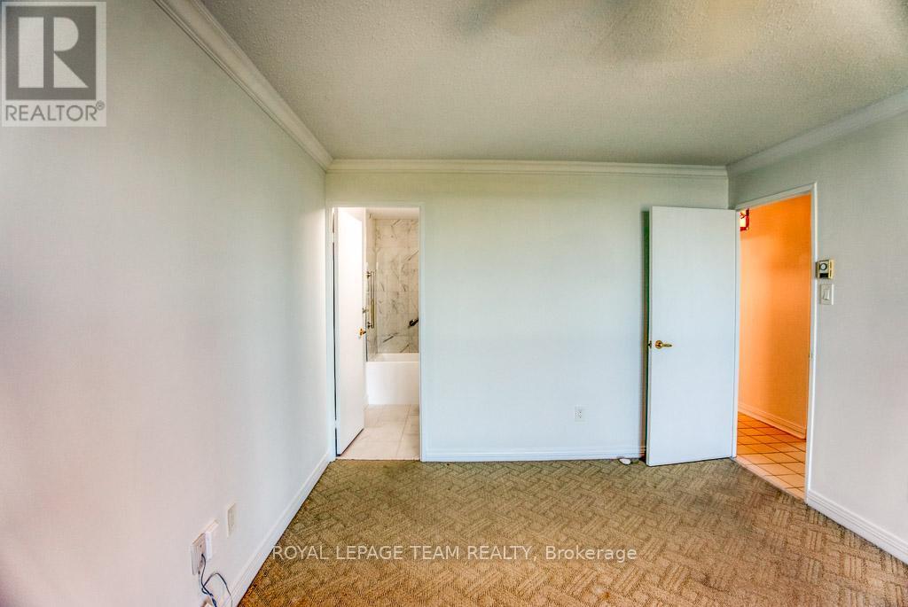 2201 - 1025 Richmond Road, Ottawa, ON - Indoor Photo Showing Other Room