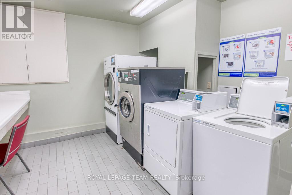 2201 - 1025 Richmond Road, Ottawa, ON - Indoor Photo Showing Laundry Room