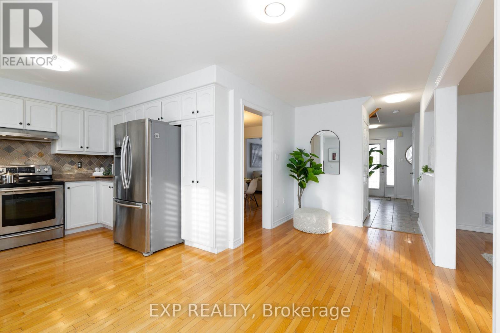 36 Ivygreen Road, Georgina, ON - Indoor Photo Showing Kitchen With Stainless Steel Kitchen