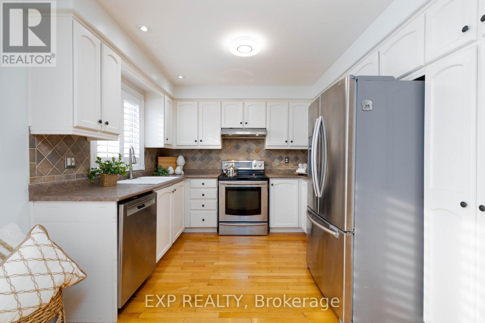 Bright & Cheerful Kitchen - 36 Ivygreen Road, Georgina, ON - Indoor Photo Showing Kitchen With Stainless Steel Kitchen