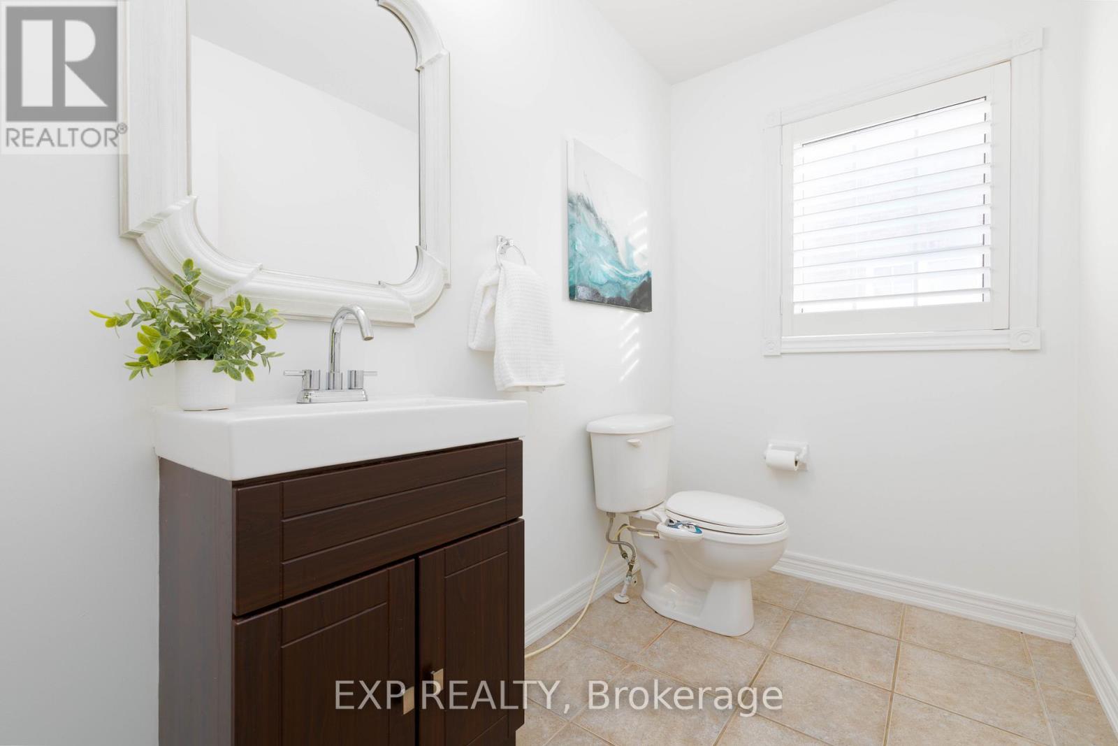 Powder Room - 36 Ivygreen Road, Georgina, ON - Indoor Photo Showing Bathroom