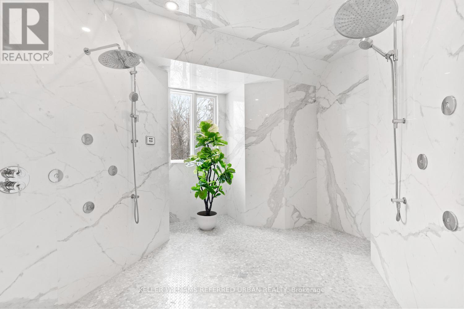 197 Sherwood Place, Newmarket, ON - Indoor Photo Showing Bathroom
