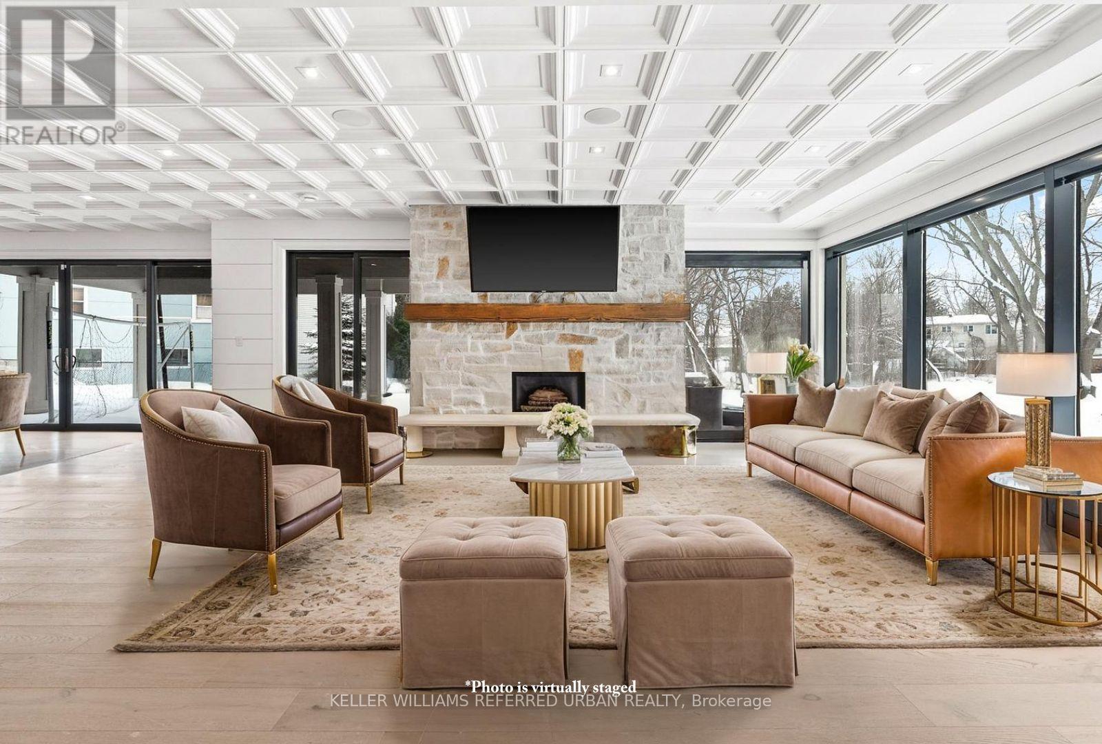 197 Sherwood Place, Newmarket, ON - Indoor Photo Showing Living Room With Fireplace
