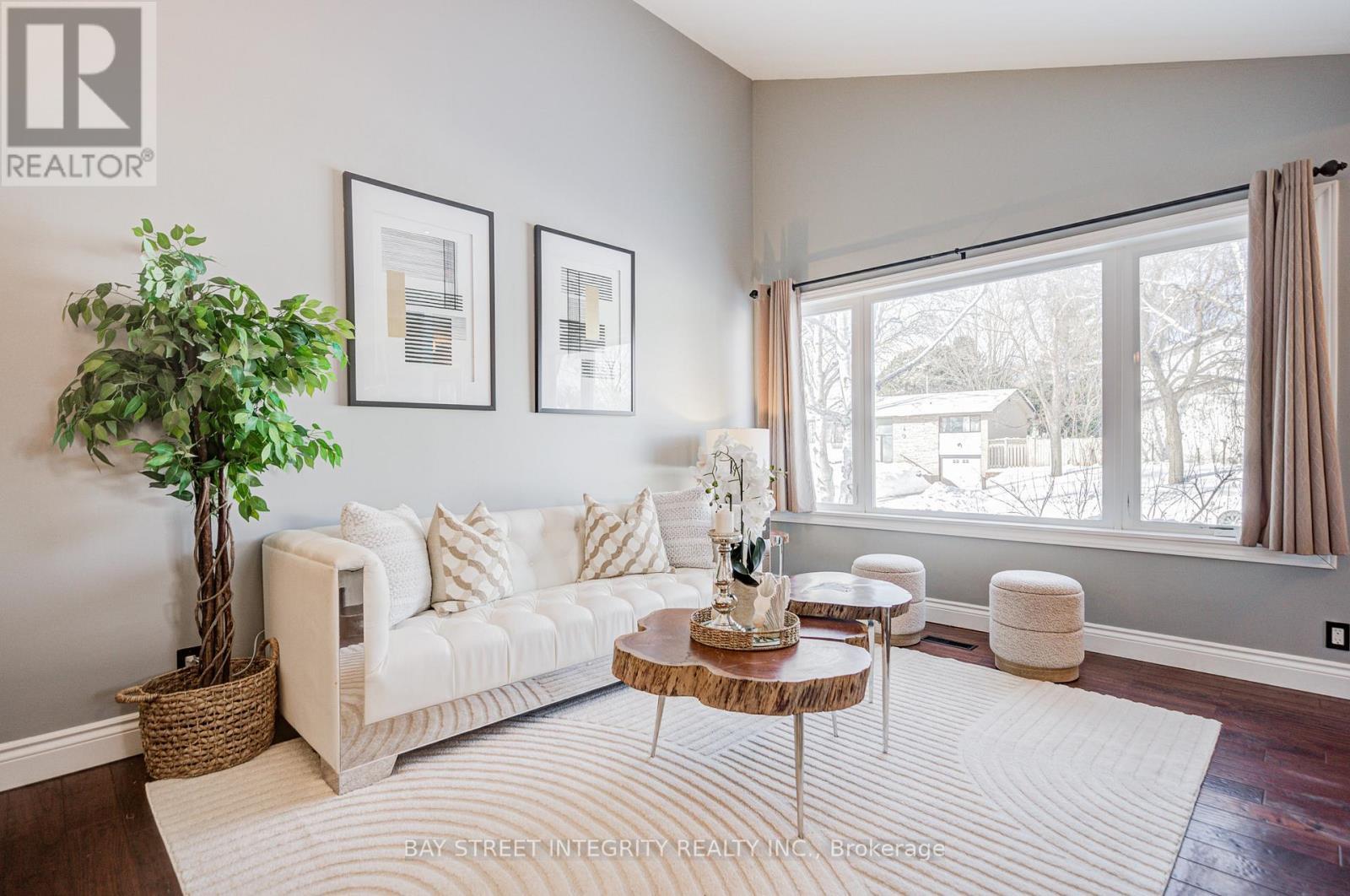 1224 Grange Road, Oakville, ON - Indoor Photo Showing Living Room