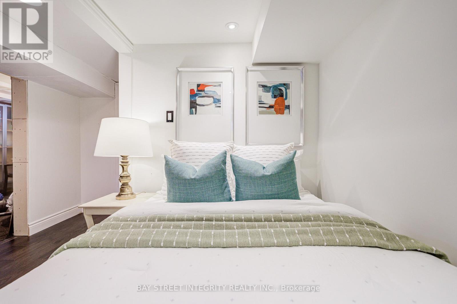 1224 Grange Road, Oakville, ON - Indoor Photo Showing Bedroom