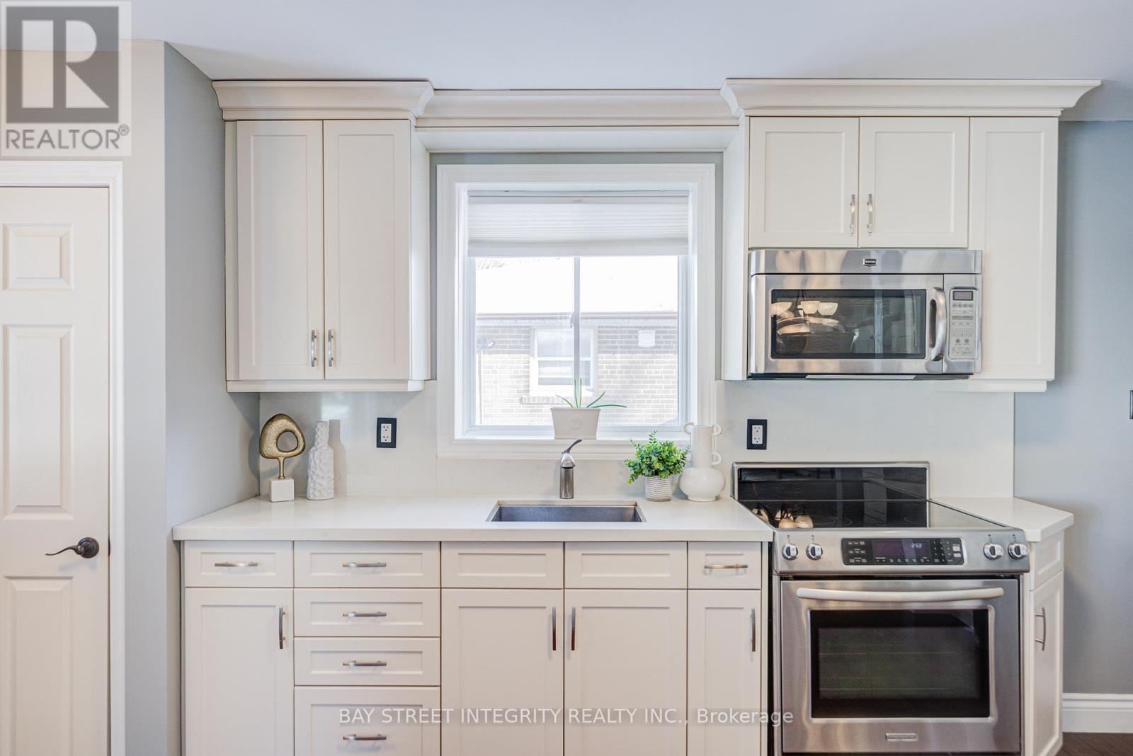 1224 Grange Road, Oakville, ON - Indoor Photo Showing Kitchen