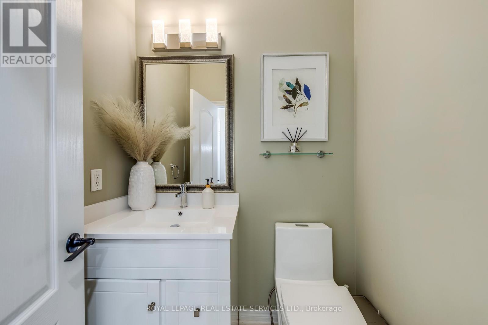 2467 Chaplin Road, Oakville, ON - Indoor Photo Showing Bathroom