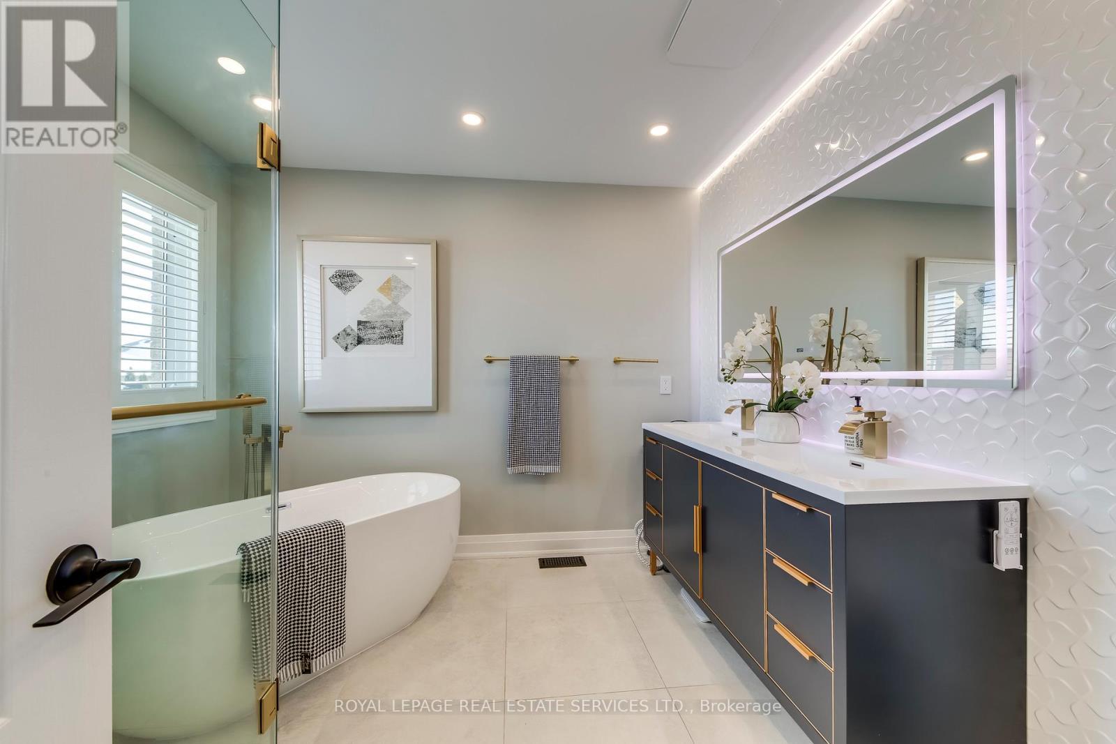 2467 Chaplin Road, Oakville, ON - Indoor Photo Showing Bathroom