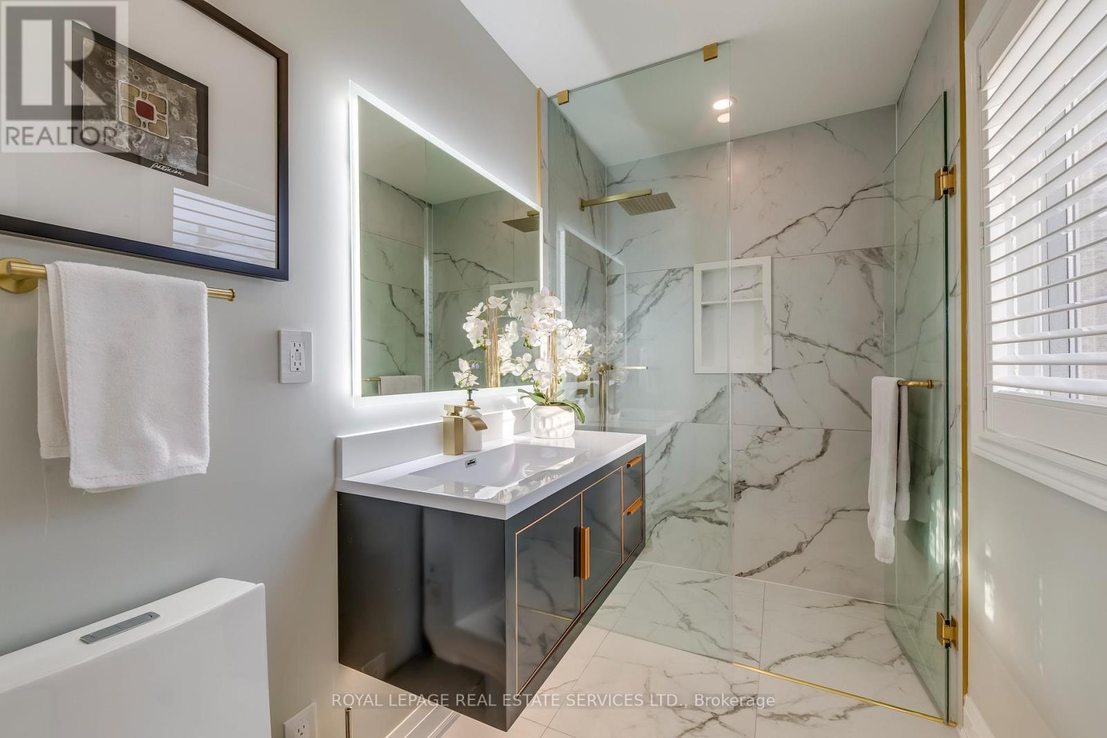 2467 Chaplin Road, Oakville, ON - Indoor Photo Showing Bathroom