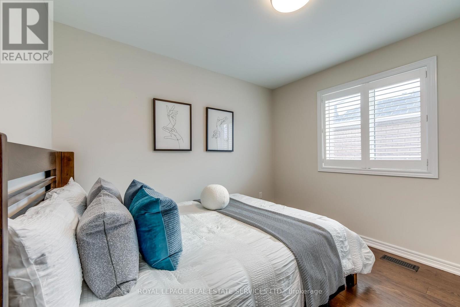 2467 Chaplin Road, Oakville, ON - Indoor Photo Showing Bedroom