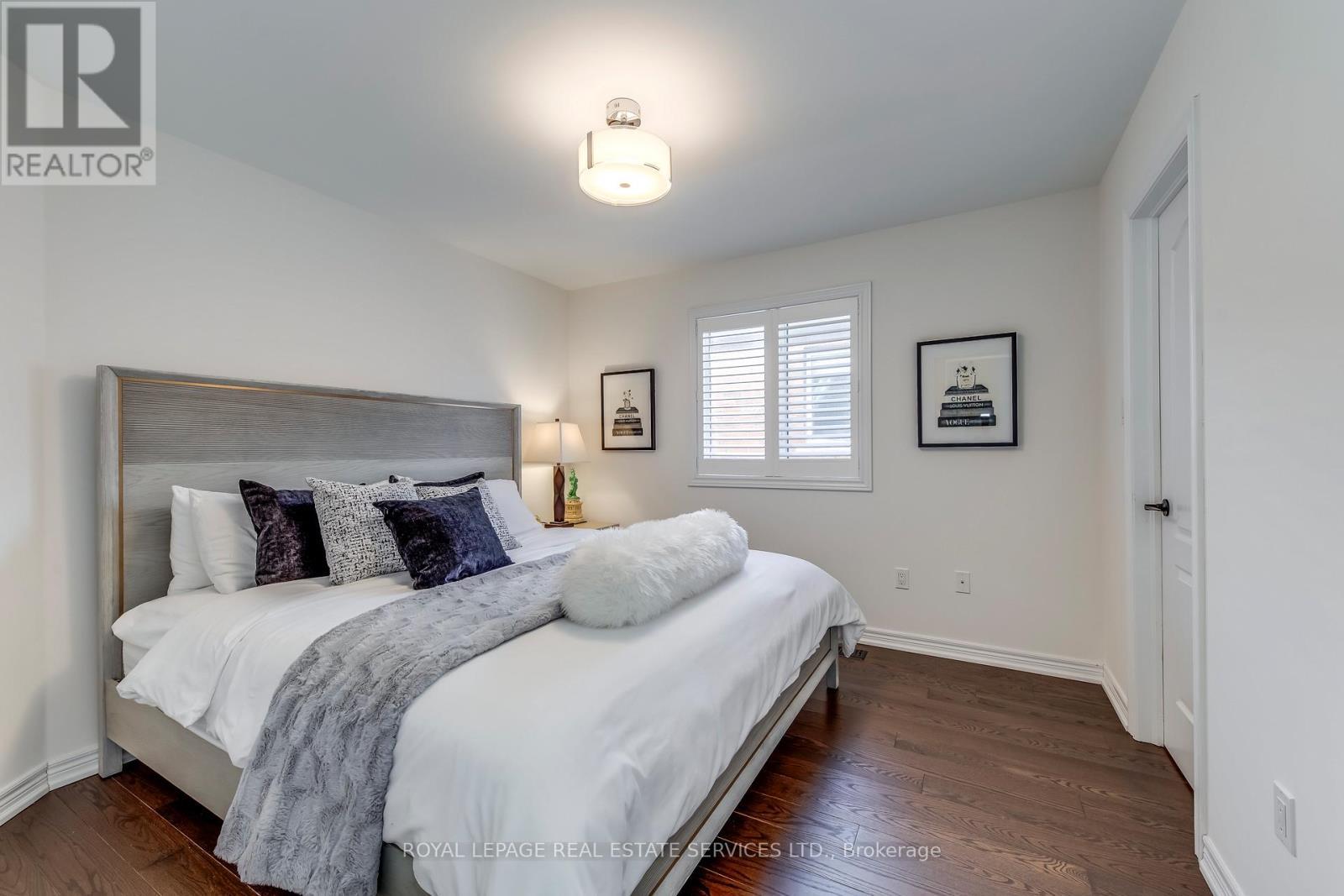 2467 Chaplin Road, Oakville, ON - Indoor Photo Showing Bedroom