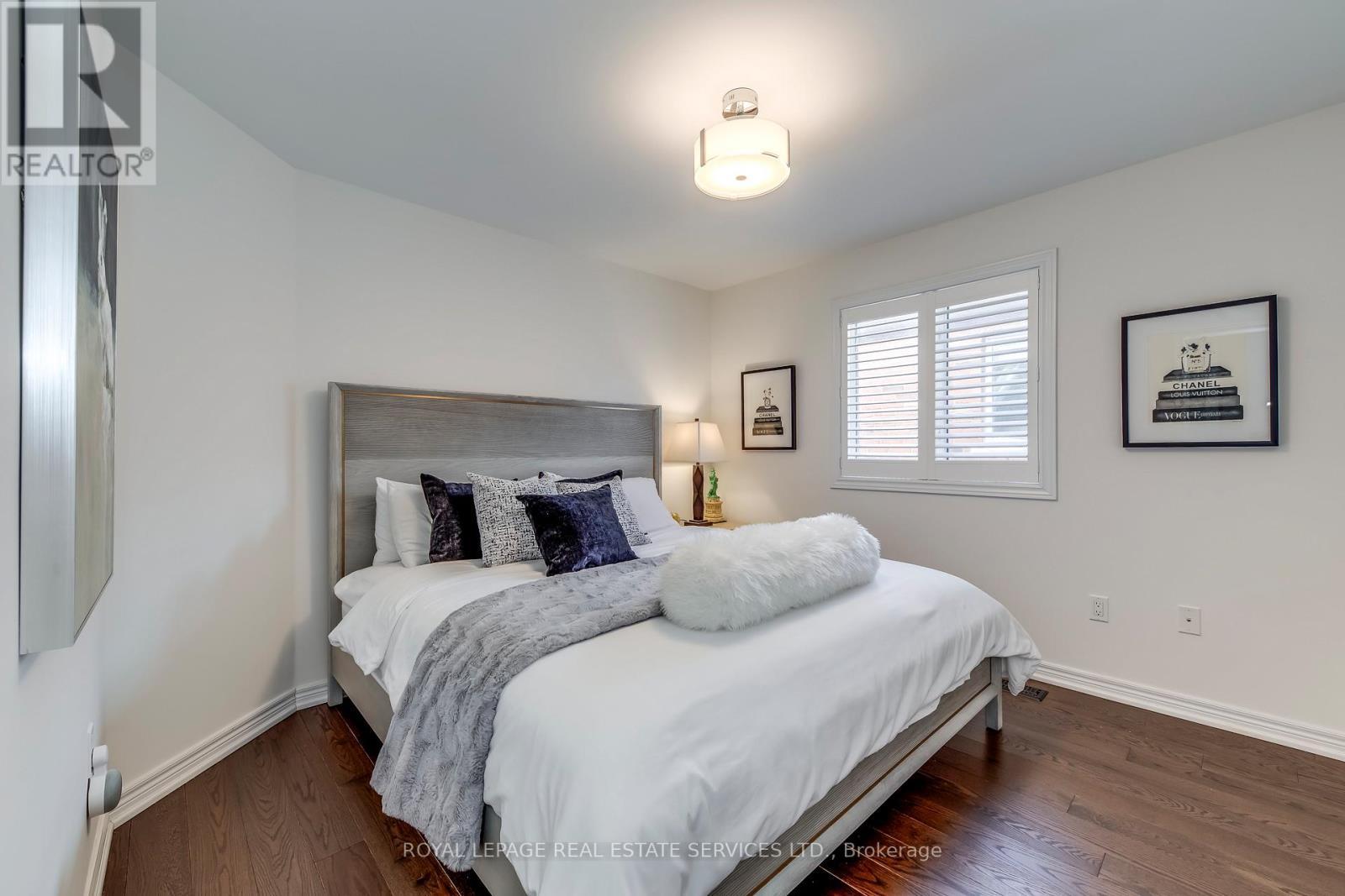 2467 Chaplin Road, Oakville, ON - Indoor Photo Showing Bedroom