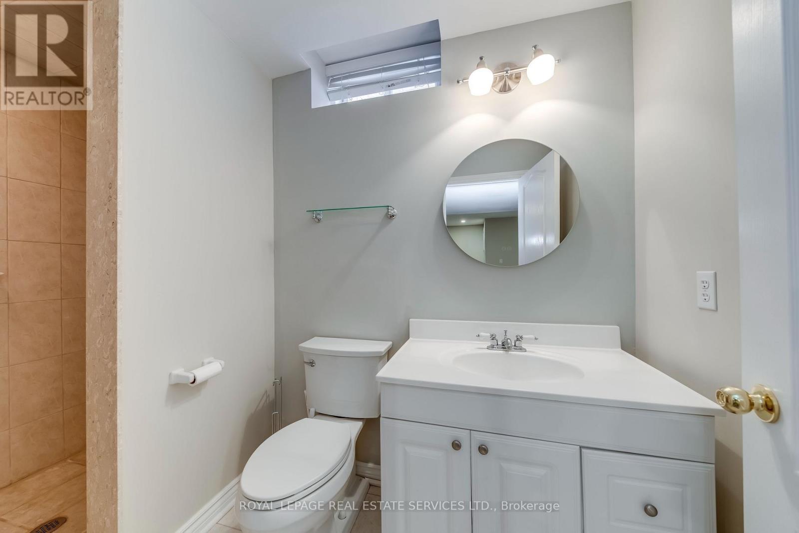 2467 Chaplin Road, Oakville, ON - Indoor Photo Showing Bathroom