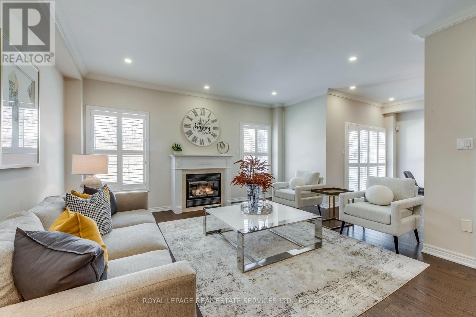2467 Chaplin Road, Oakville, ON - Indoor Photo Showing Living Room With Fireplace