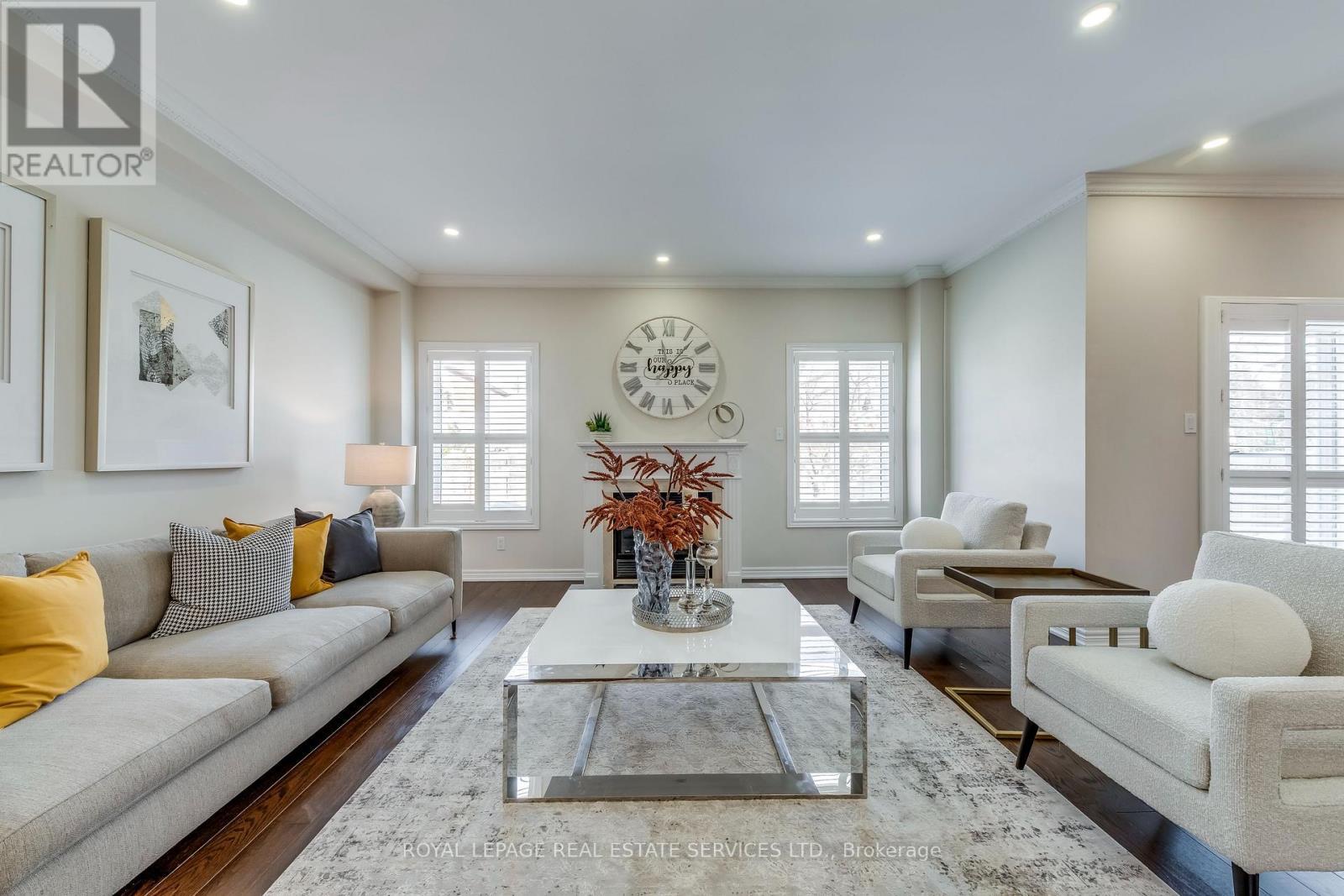 2467 Chaplin Road, Oakville, ON - Indoor Photo Showing Living Room