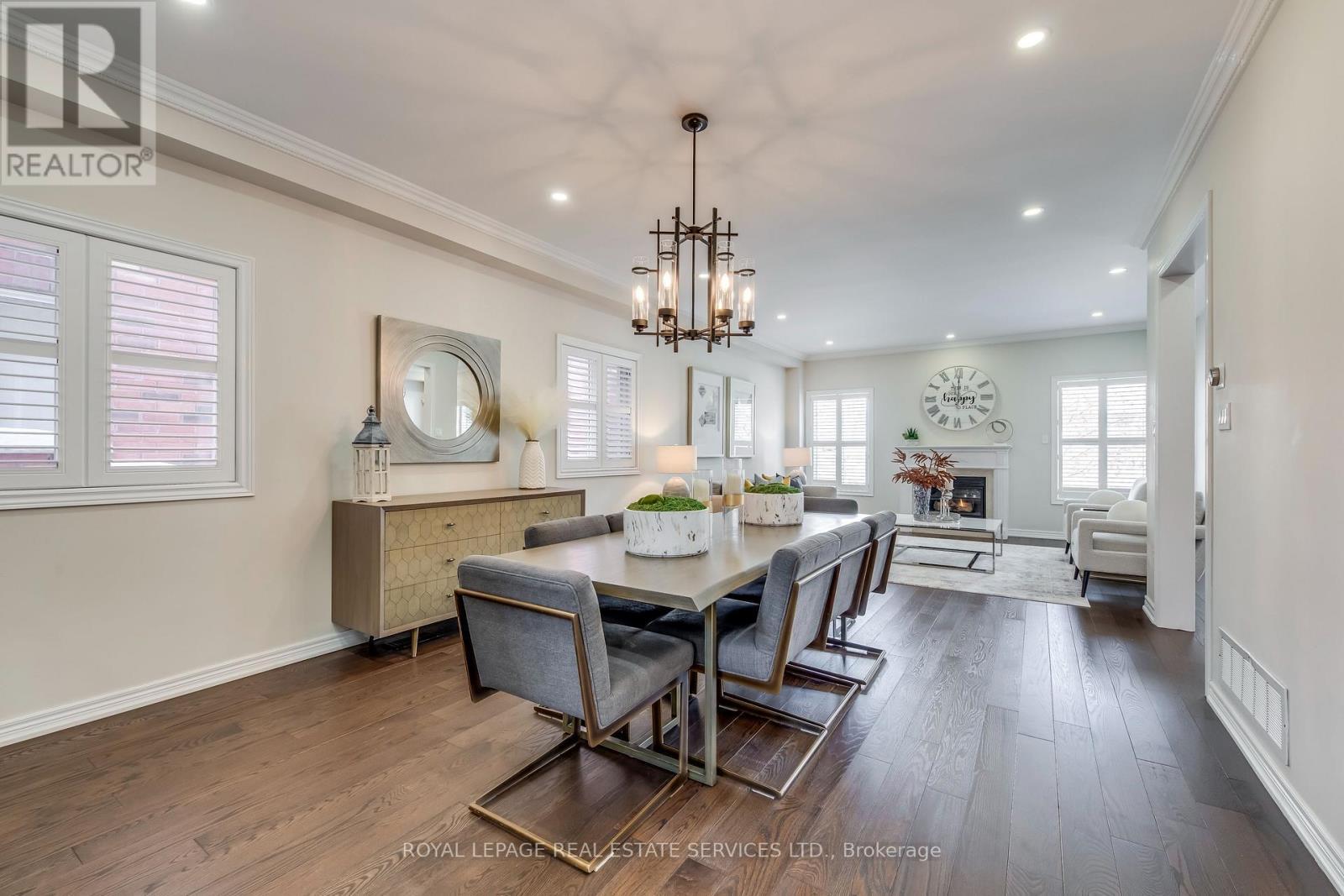 2467 Chaplin Road, Oakville, ON - Indoor Photo Showing Dining Room With Fireplace