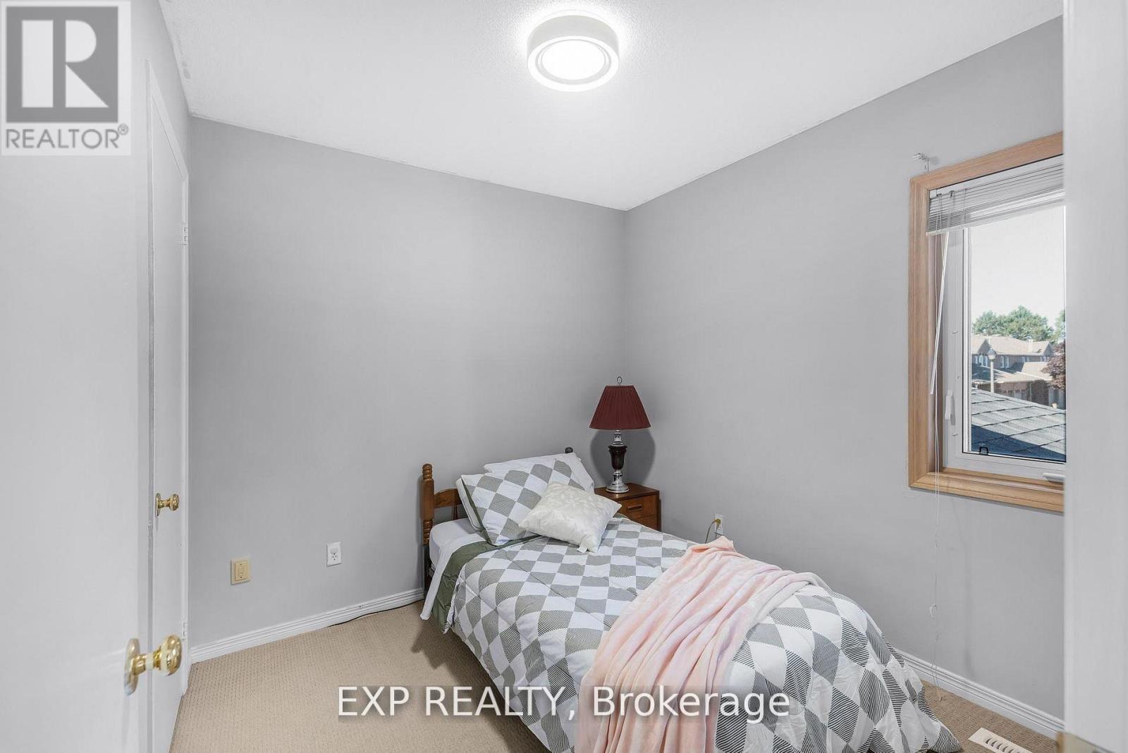 148 Taylorwood Avenue, Caledon, ON - Indoor Photo Showing Bedroom