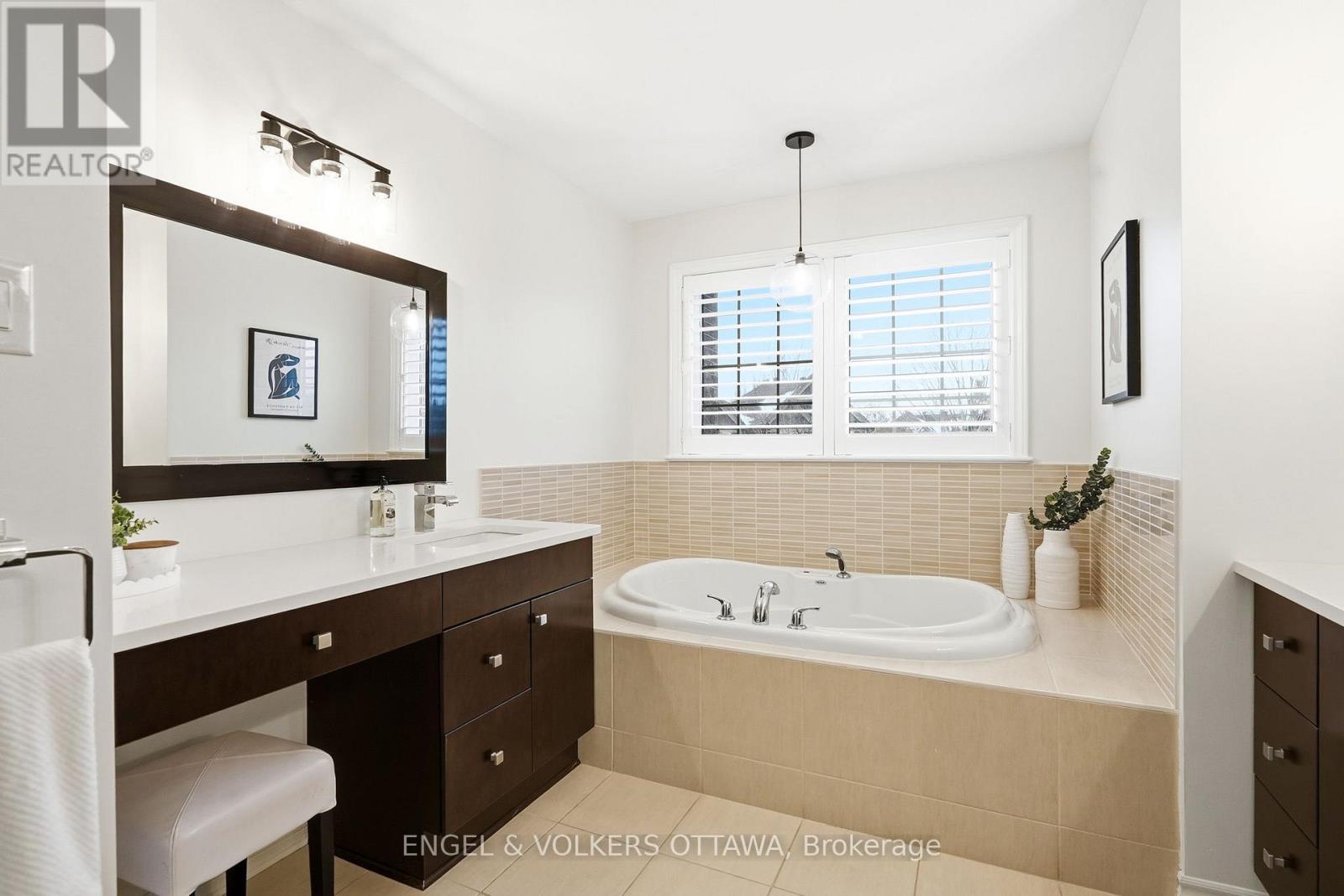 517 Golden Sedge Way, Ottawa, ON - Indoor Photo Showing Bathroom