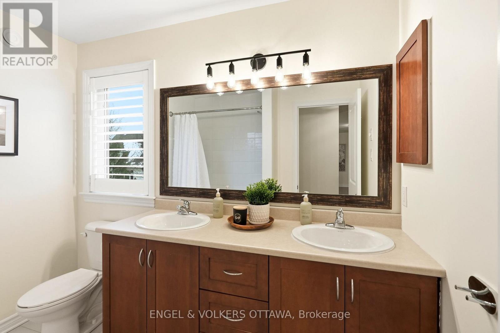 517 Golden Sedge Way, Ottawa, ON - Indoor Photo Showing Bathroom