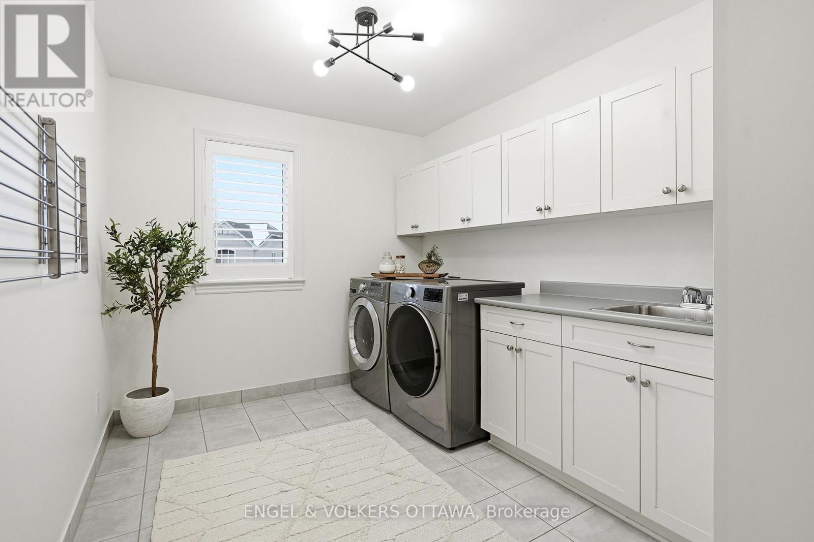 517 Golden Sedge Way, Ottawa, ON - Indoor Photo Showing Laundry Room