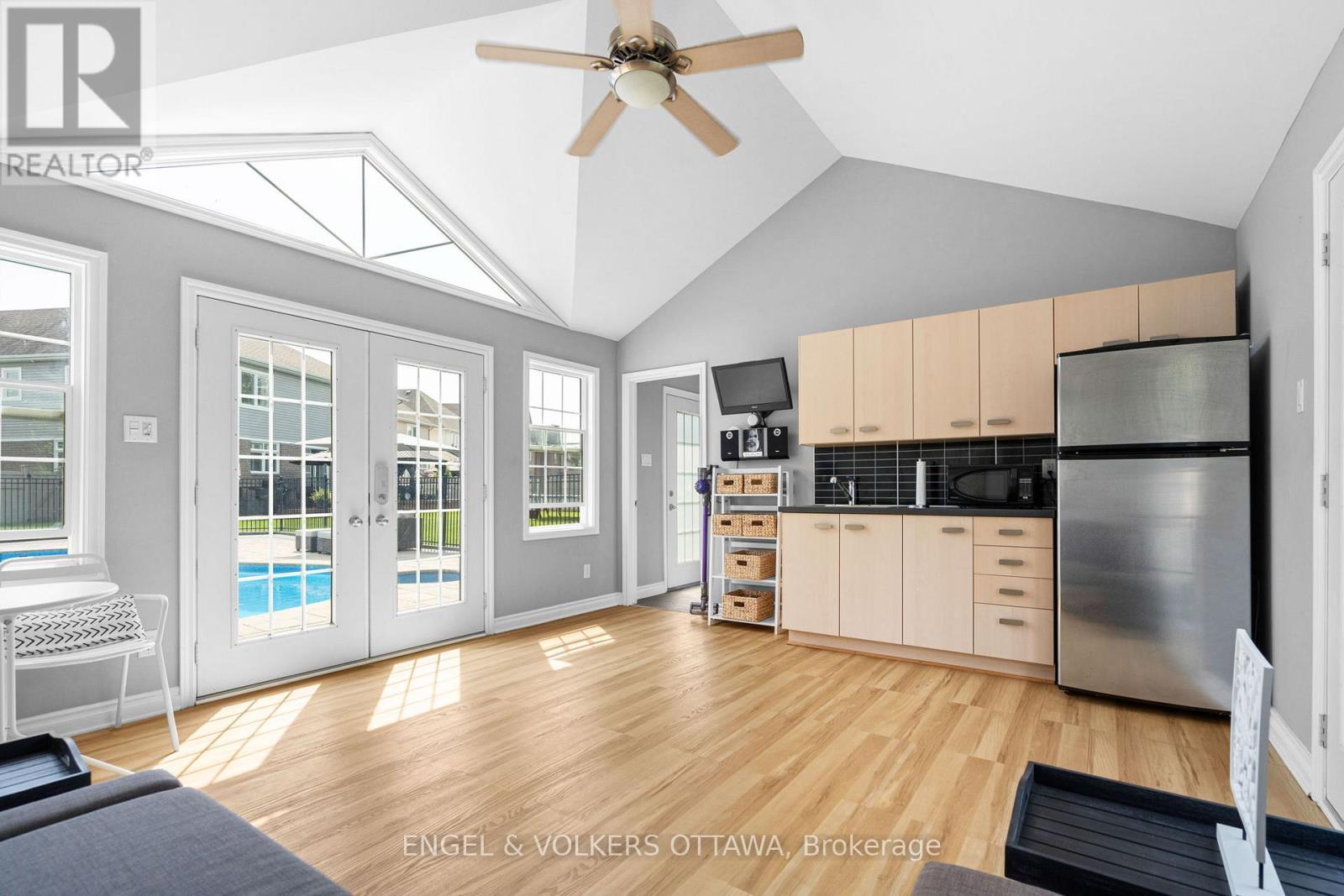 517 Golden Sedge Way, Ottawa, ON - Indoor Photo Showing Kitchen