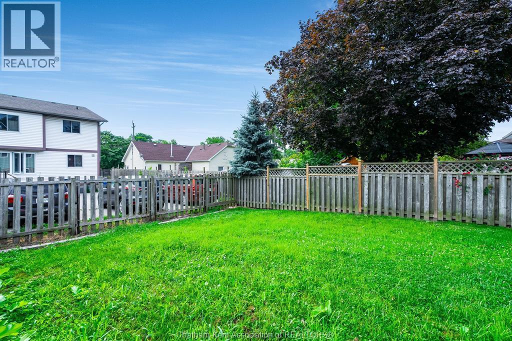 69 Bridle Path Road, Wallaceburg, ON - Outdoor