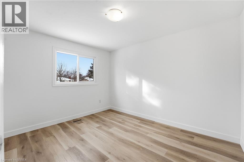 35 Oakhill Drive Unit# 20C, Brantford, ON - Indoor Photo Showing Other Room