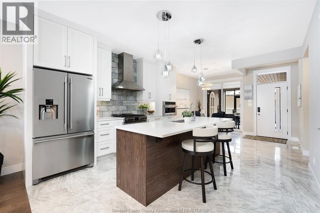 191 East Puce Road Unit# 3, Lakeshore, ON - Indoor Photo Showing Kitchen With Upgraded Kitchen