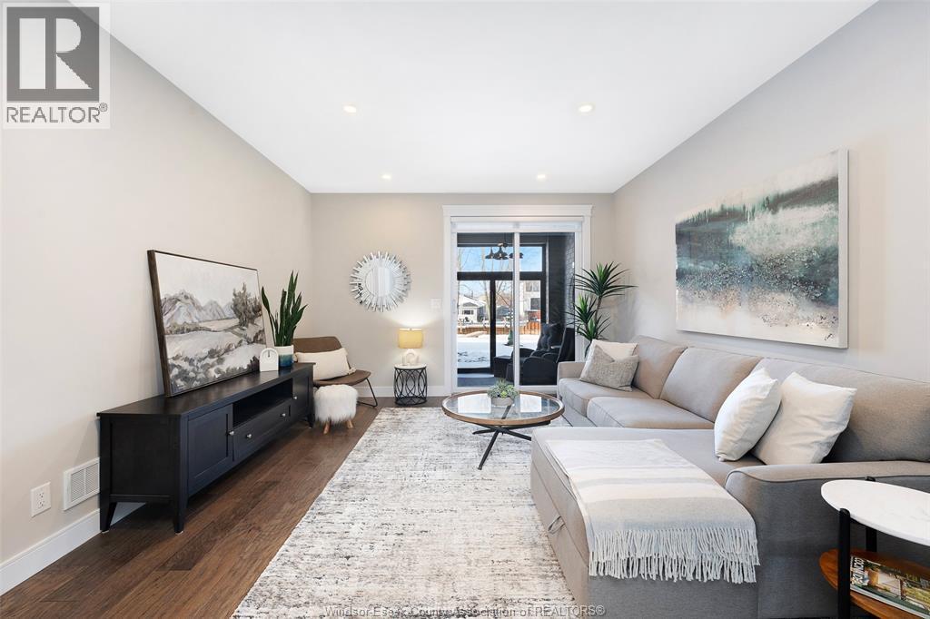 191 East Puce Road Unit# 3, Lakeshore, ON - Indoor Photo Showing Living Room