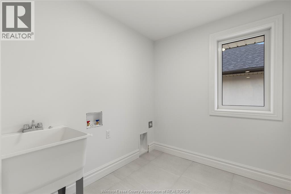 462 Marla Crescent, Lakeshore, ON - Indoor