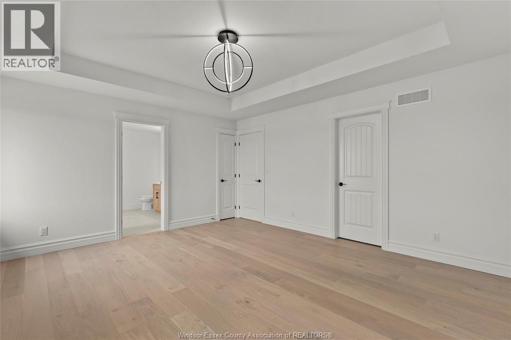 357 Marla Crescent, Lakeshore, ON - Indoor Photo Showing Other Room