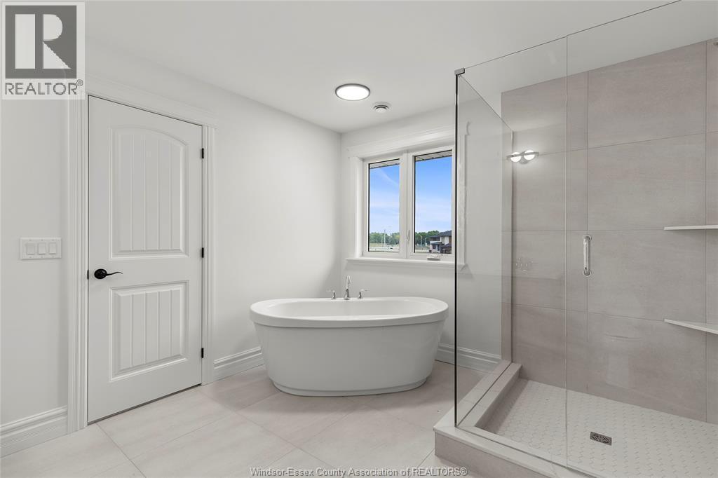 357 Marla Crescent, Lakeshore, ON - Indoor Photo Showing Bathroom