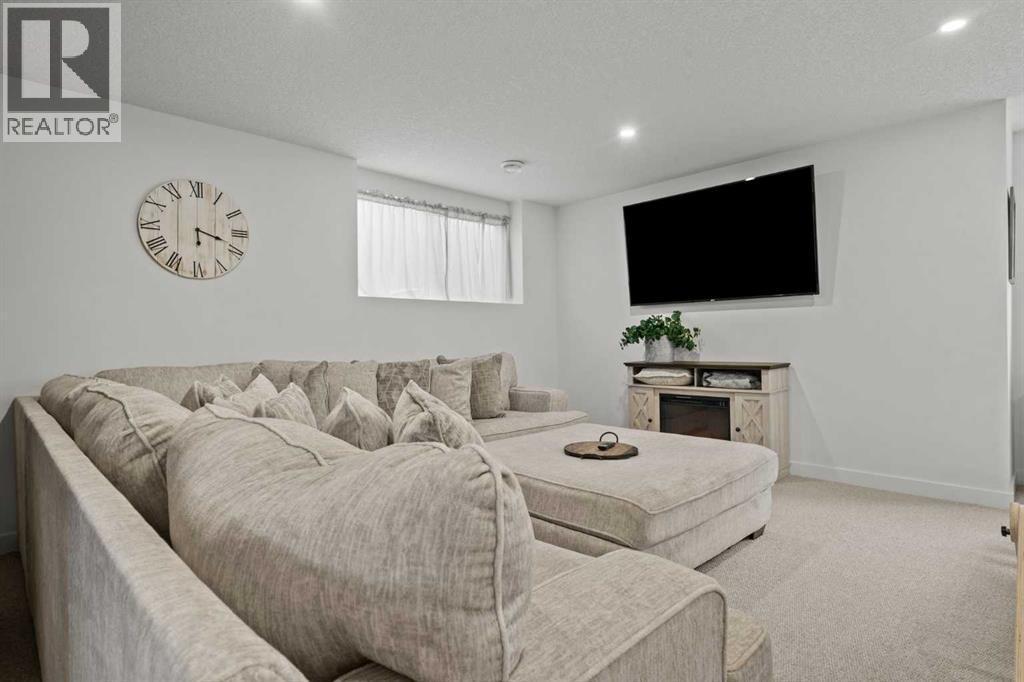 311 Mcleod Crescent, Diamond Valley, AB - Indoor