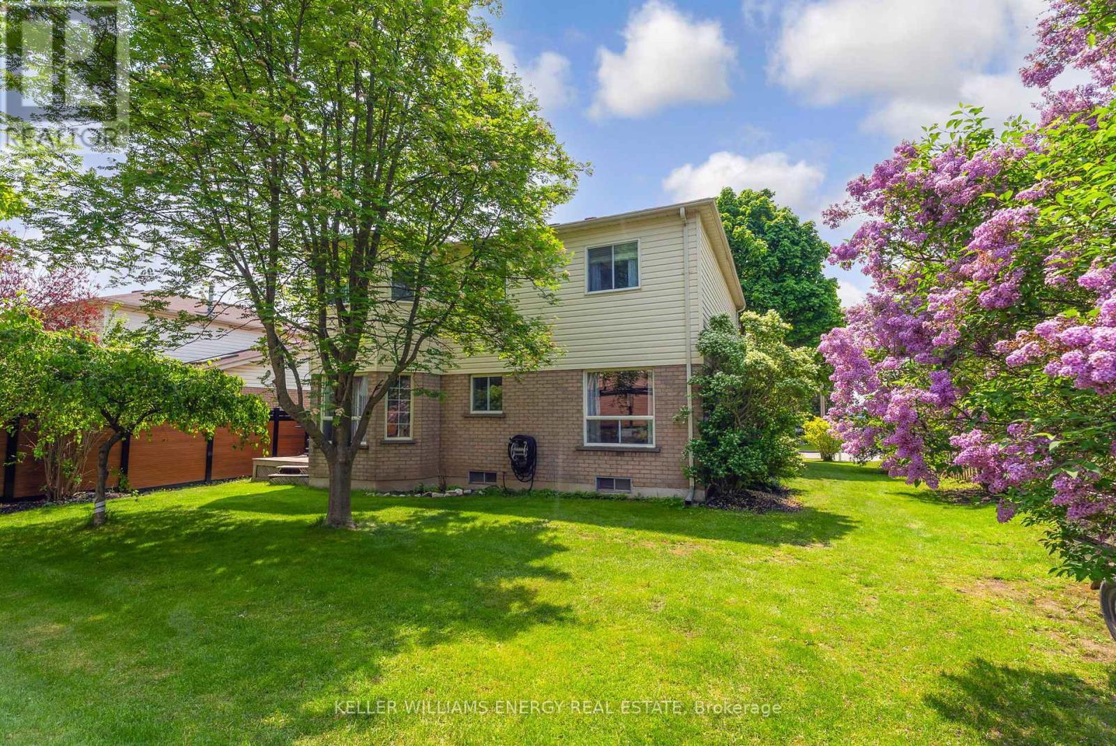 2 Resnik Drive, Clarington (Newcastle), ON - Outdoor