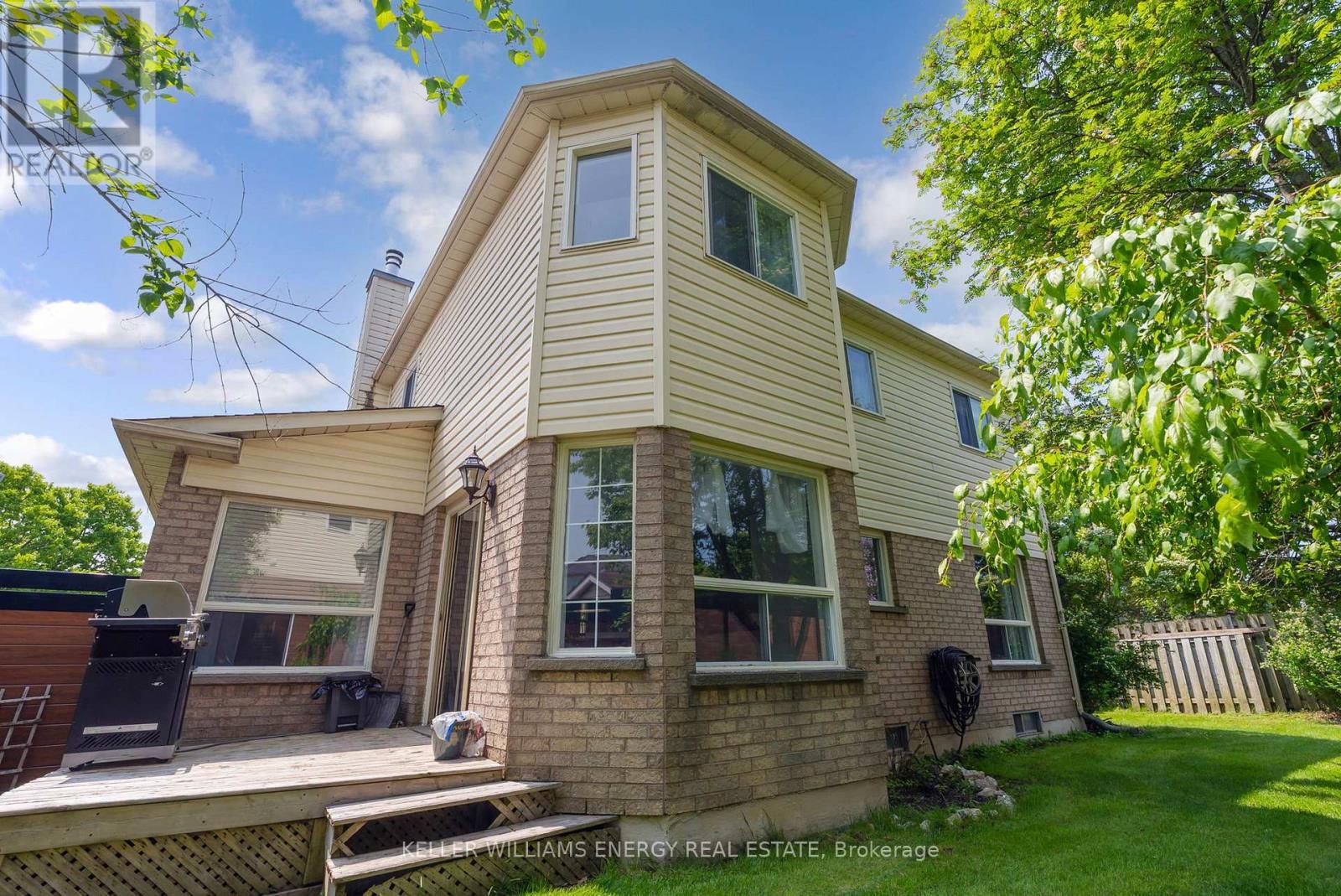 2 Resnik Drive, Clarington (Newcastle), ON - Outdoor