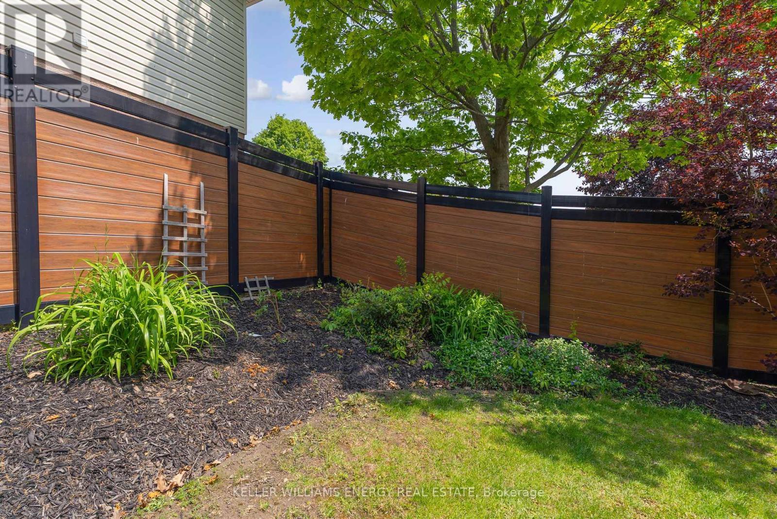 2 Resnik Drive, Clarington (Newcastle), ON - Outdoor