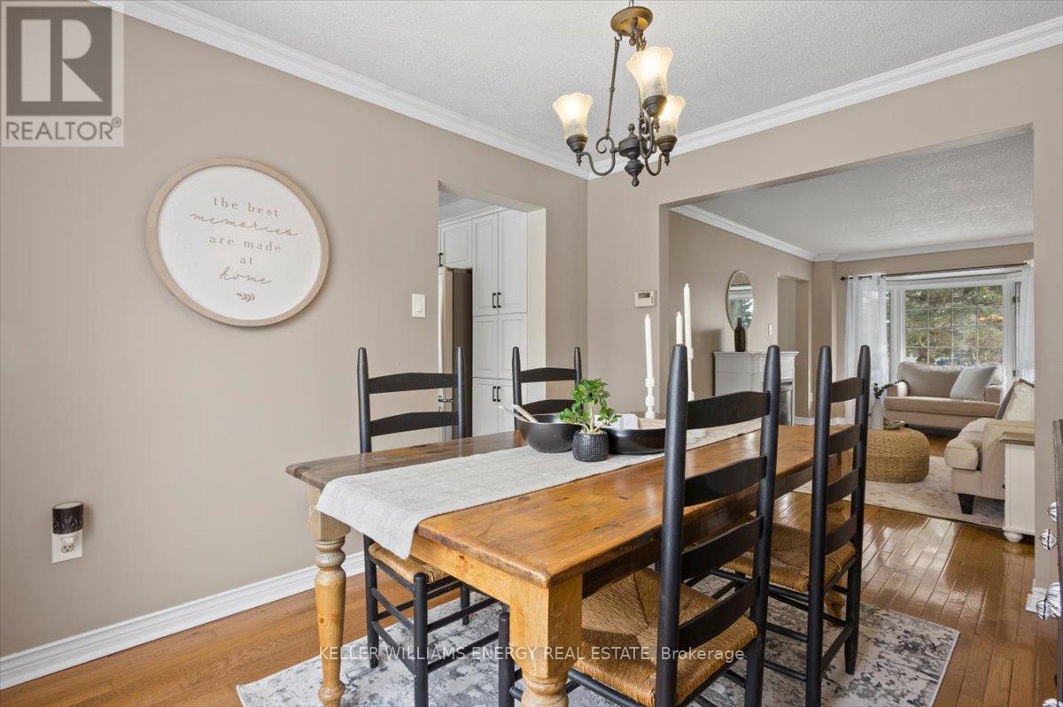 2 Resnik Drive, Clarington (Newcastle), ON - Indoor Photo Showing Dining Room