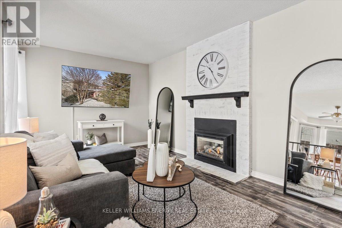 2 Resnik Drive, Clarington (Newcastle), ON - Indoor Photo Showing Living Room With Fireplace