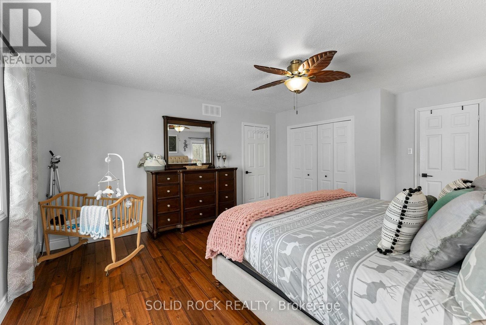 86 Township Park Road, North Algona Wilberforce, ON - Indoor Photo Showing Bedroom