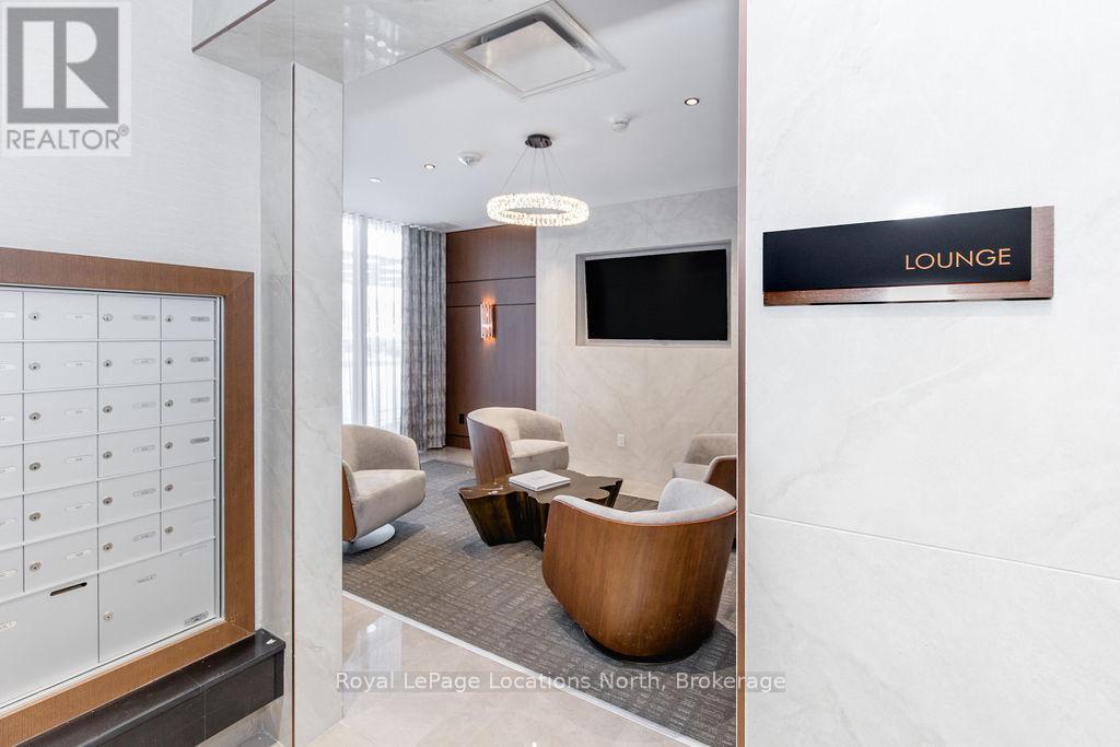 219 - 1 Hume Street, Collingwood, ON - Indoor Photo Showing Other Room