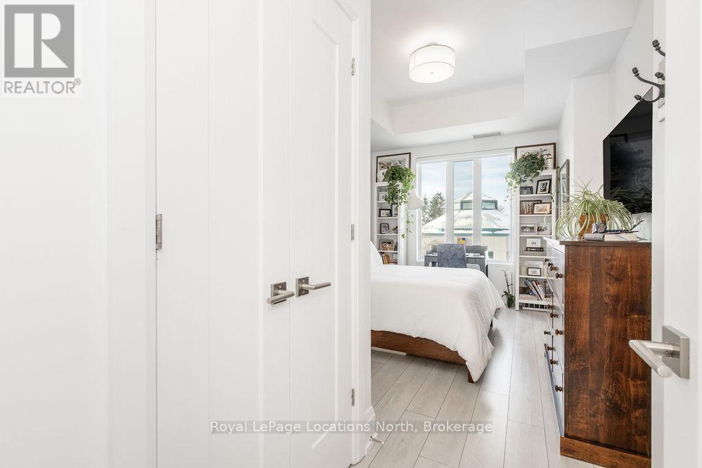 219 - 1 Hume Street, Collingwood, ON - Indoor