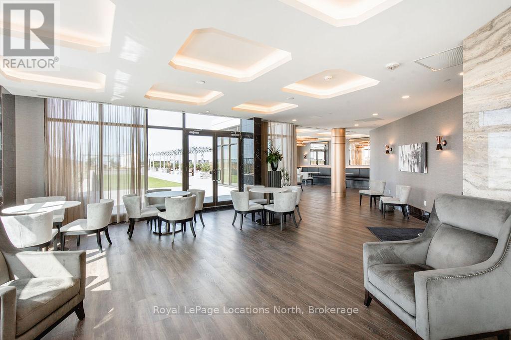 219 - 1 Hume Street, Collingwood, ON - Indoor Photo Showing Living Room
