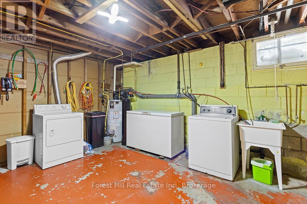 Laundry Area - 58 Edith Avenue, Grey Highlands, ON - Indoor Photo Showing Laundry Room