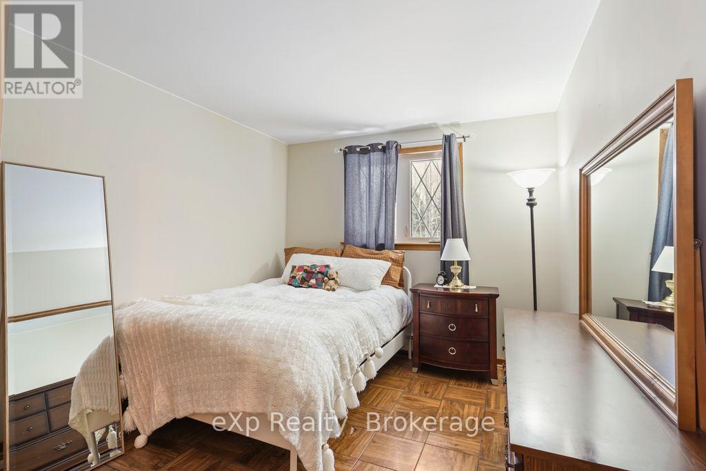 557409 4Th Concession S, Meaford, ON - Indoor Photo Showing Bedroom
