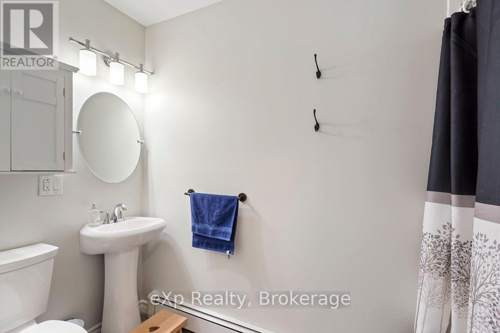 557409 4Th Concession S, Meaford, ON - Indoor Photo Showing Bathroom