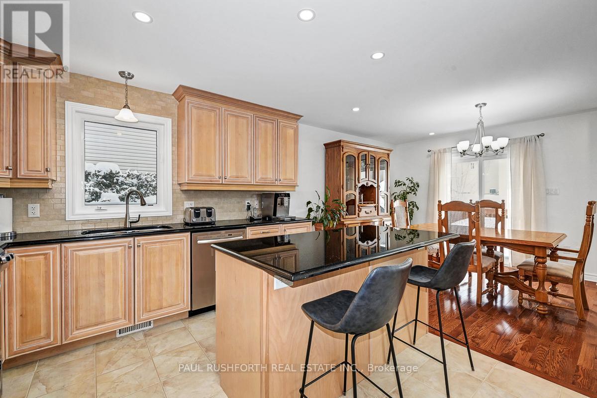 Kitchen/Eating Area - 421 Jasper Crescent, Clarence-Rockland, ON - Indoor