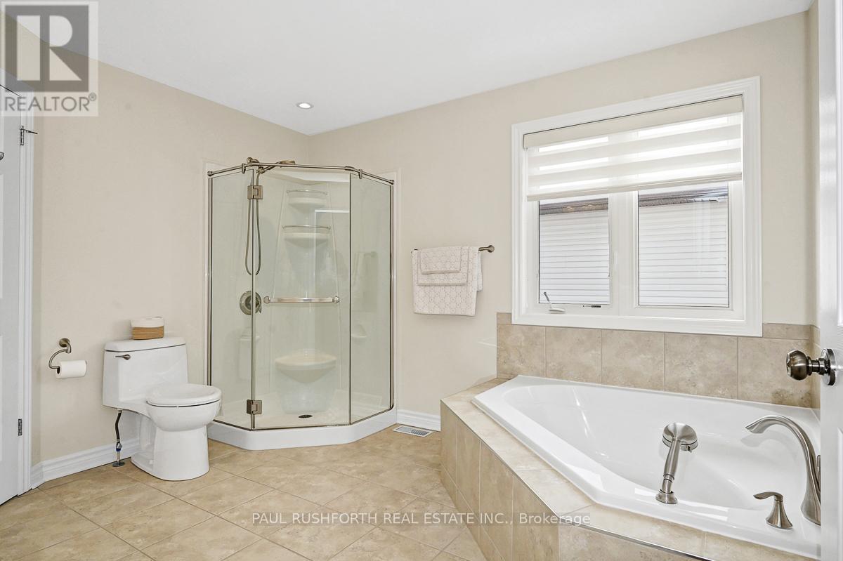 5 Piece Bathroom - 421 Jasper Crescent, Clarence-Rockland, ON - Indoor Photo Showing Bathroom